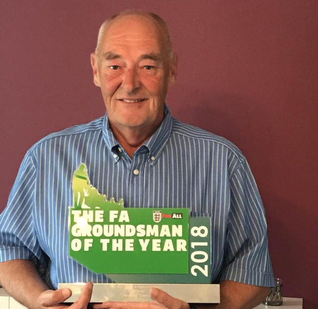 Andover Groundsman Wins Award