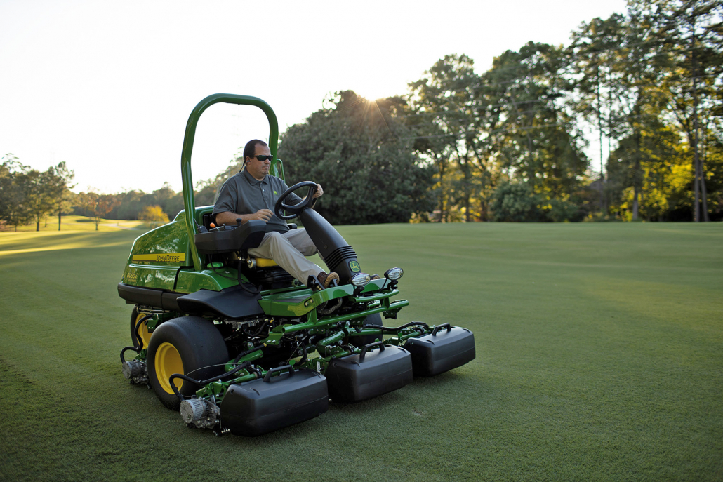 John Deere expands fairway line-up