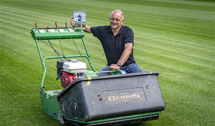 Cambridge groundsman awarded BEM