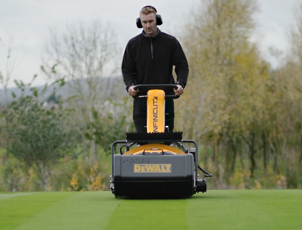 Ultimate INFINICUT® precision for golf courses