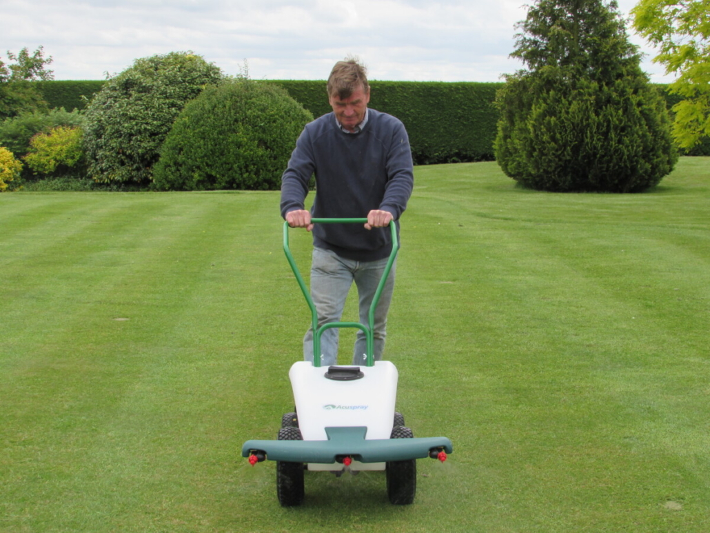 Acuspray keeps large lawns in tip-top condition