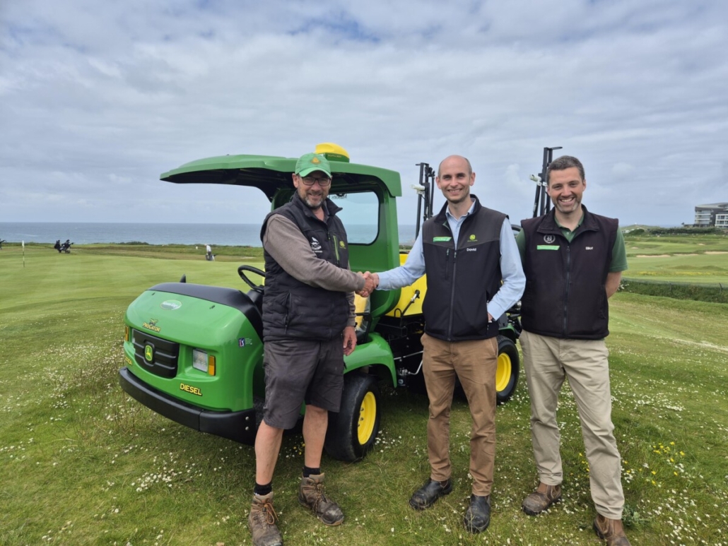 Newquay Golf Club welcomes John Deere GPS Sprayer