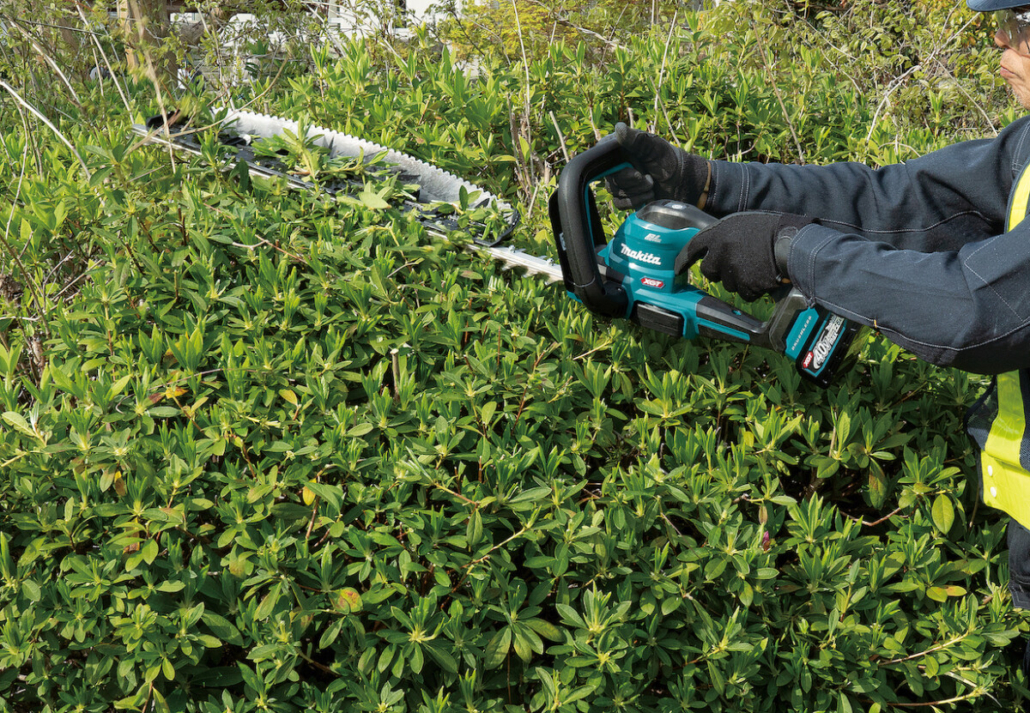 Makita adds XGT hedge trimmers