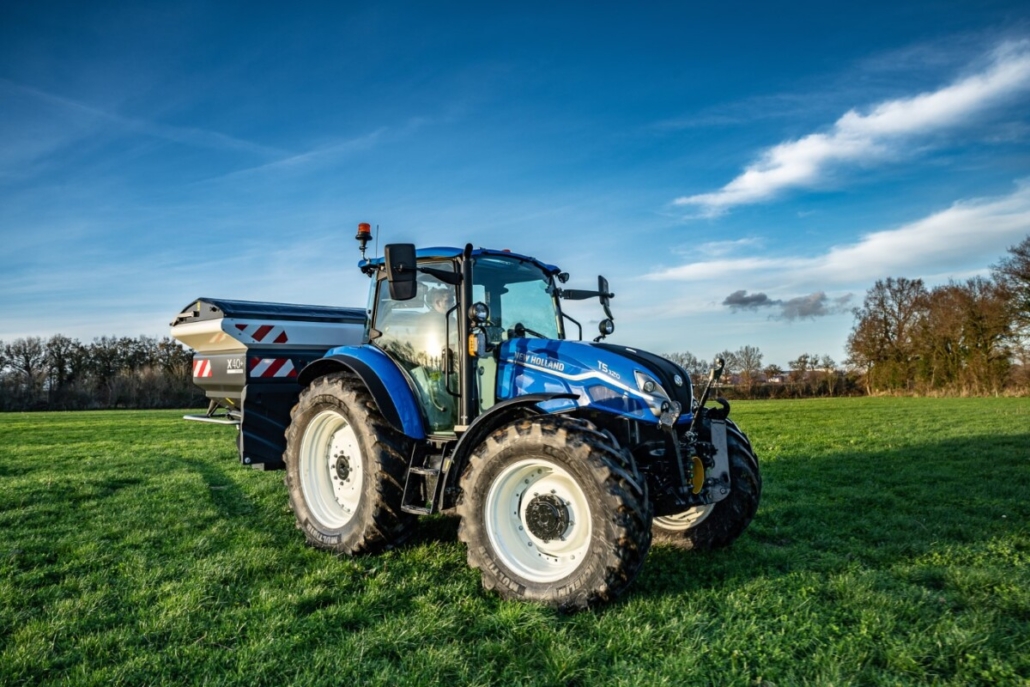 New Holland plans first UK display of new T5 Dual Command