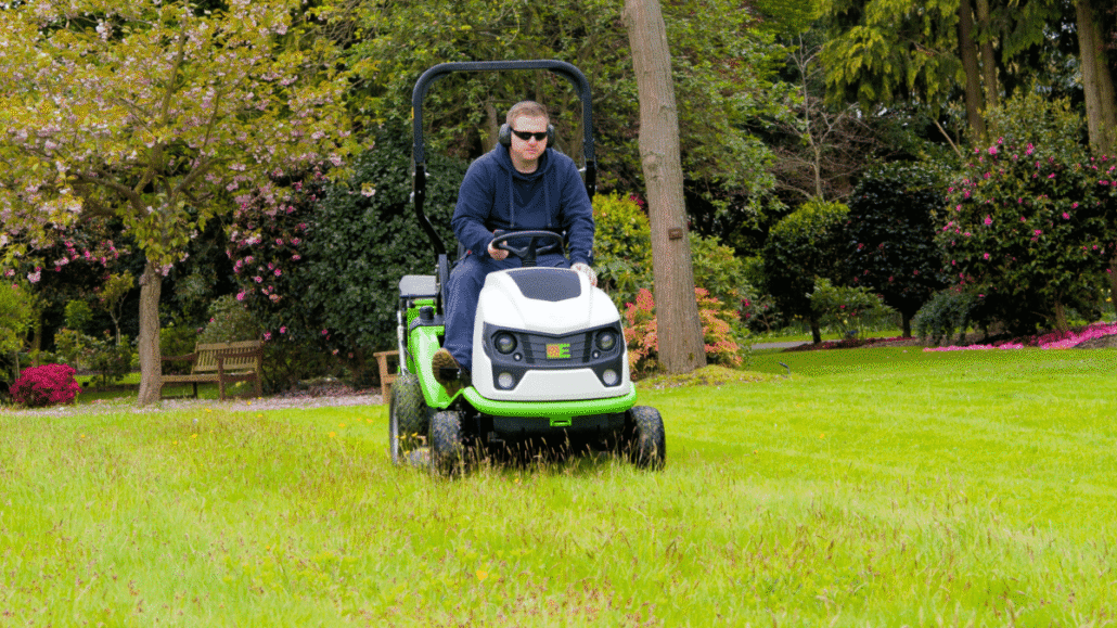 Etesia Hydro 100 Proves the Perfect Fit 
