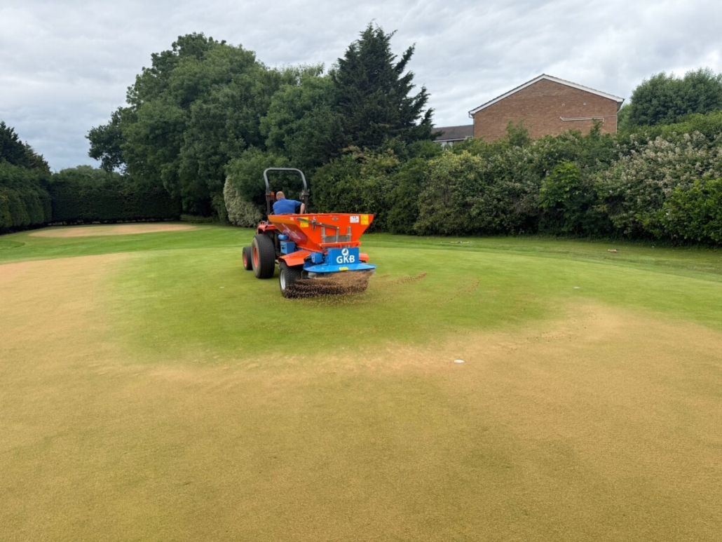Efficiency meets durability with GKB Sandspreader Efficiency meets durability with GKB Sandspreader