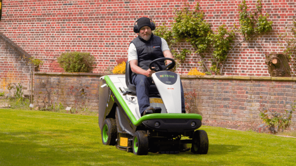 Etesia Hydro 80 at St Marylebone Crematorium Etesia Hydro 80 at St Marylebone Crematorium