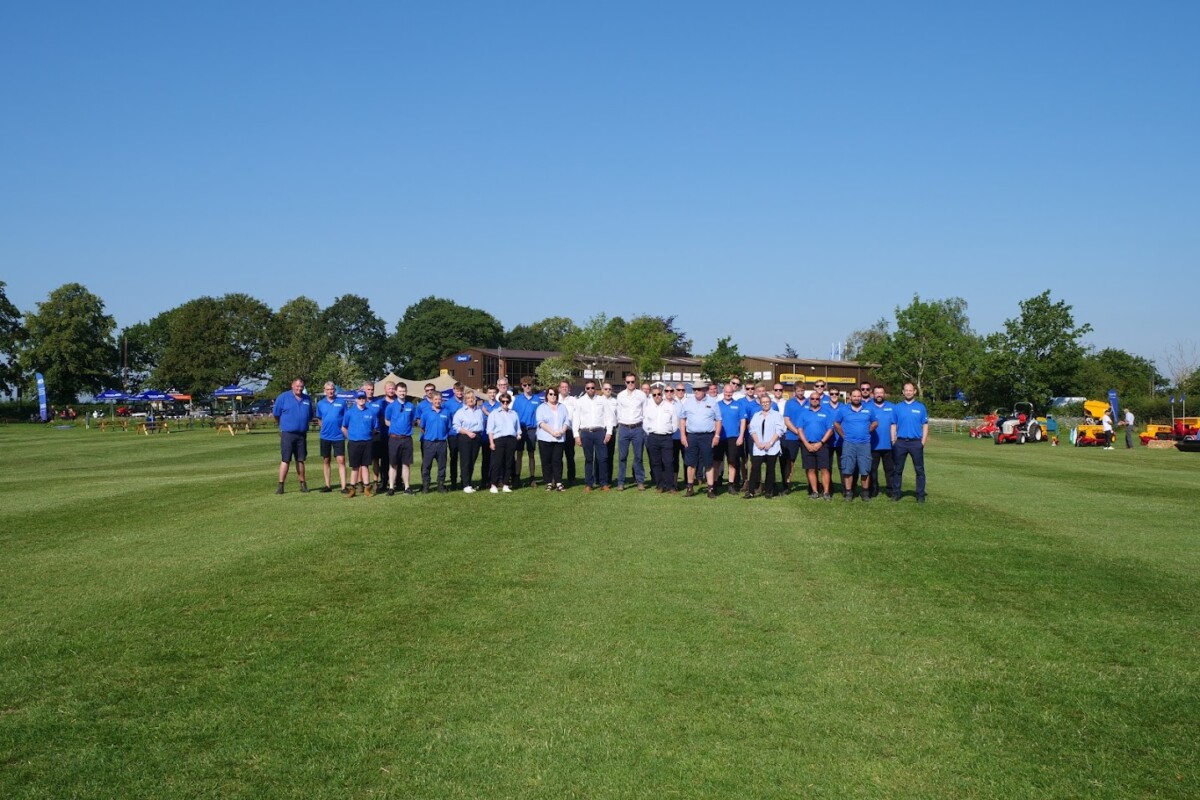 More Than 400 Join Campey to Celebrate 40th Anniversary