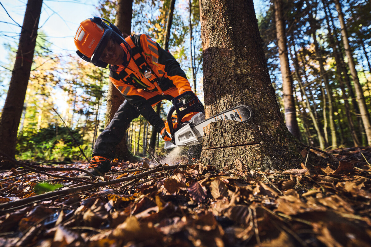 STIHL introduces high-performance, low-weight chainsaw