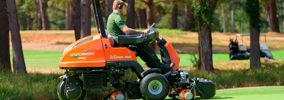 ELiTE equipment for an elite golf club