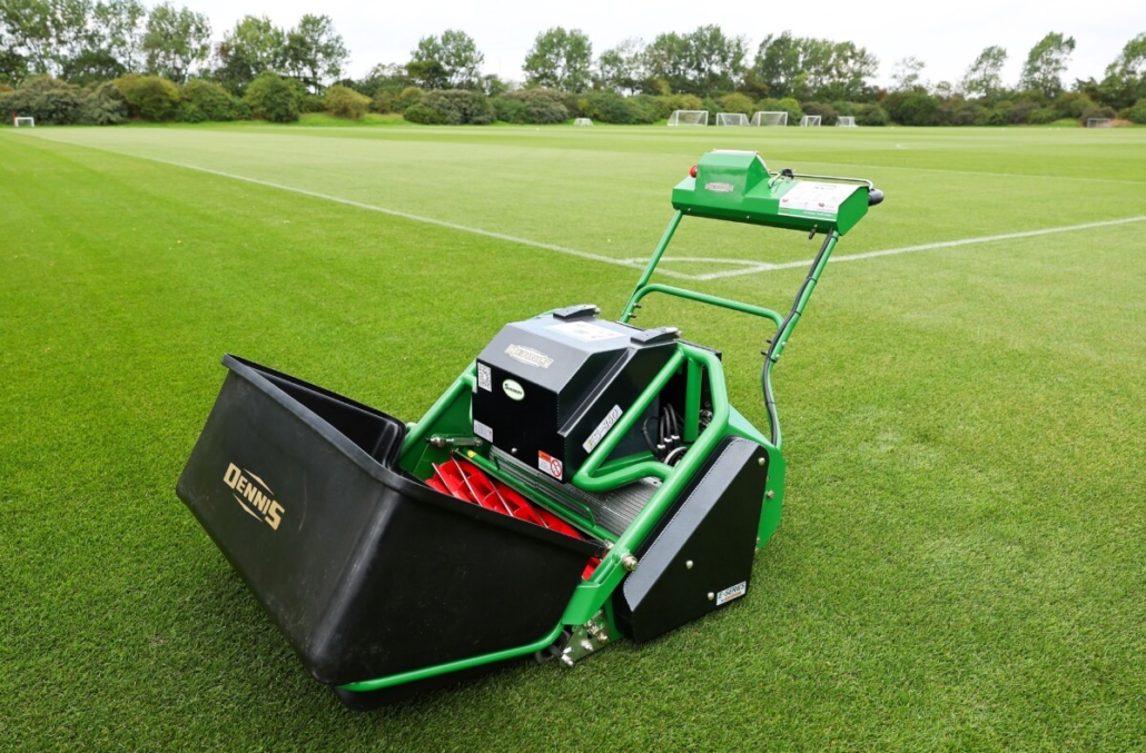 Dennis Marks 80 SALTEX Shows with Latest E-Series Mowers
