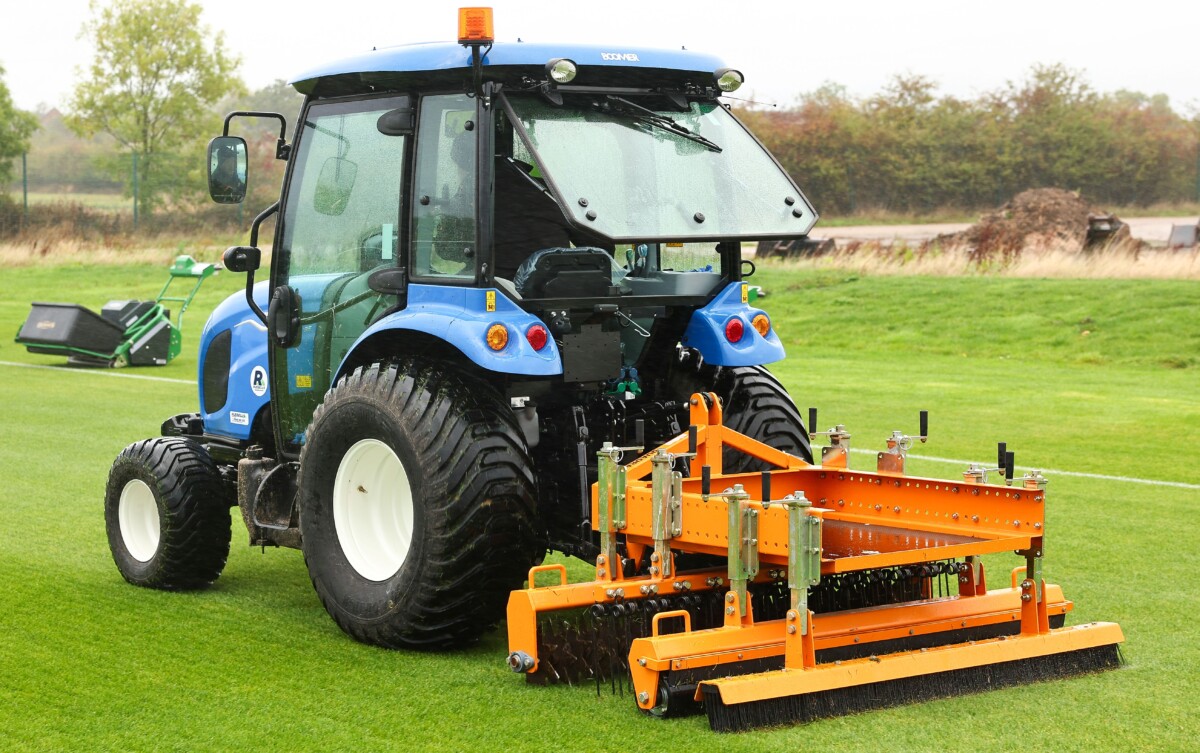 SISIS Brings Dependable Turf Care Solutions and Expert Advice to SALTEX